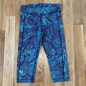 Under Armour capri workout legging. Medium rise. Size med. Blue purple & black